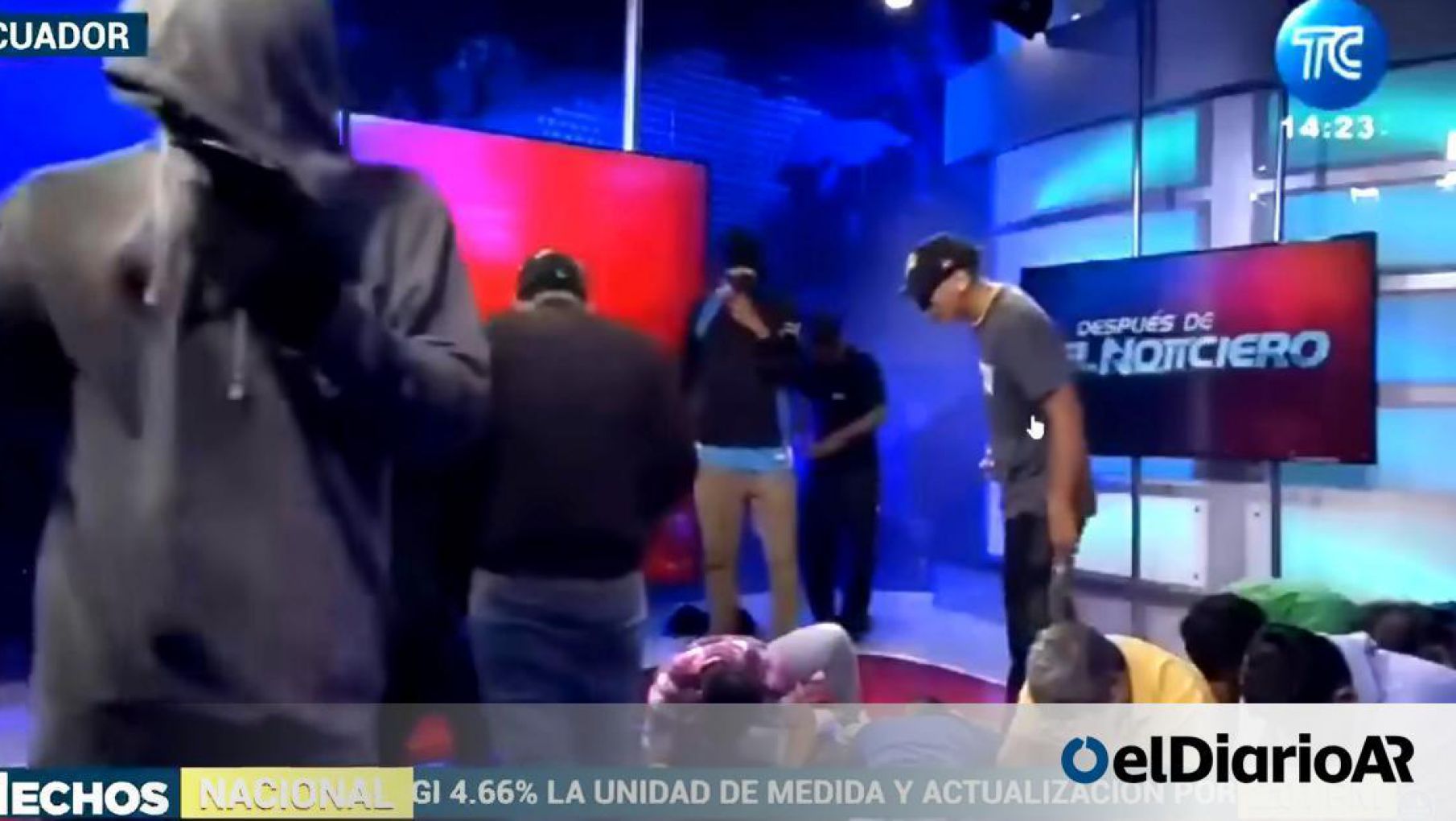 La emoción de una periodista en el regreso del canal atacado por narcos