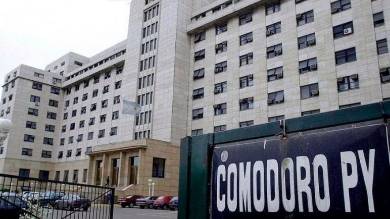 La denuncia contra Milei por llamar coimeros a diputados tramitará en Comodoro Py