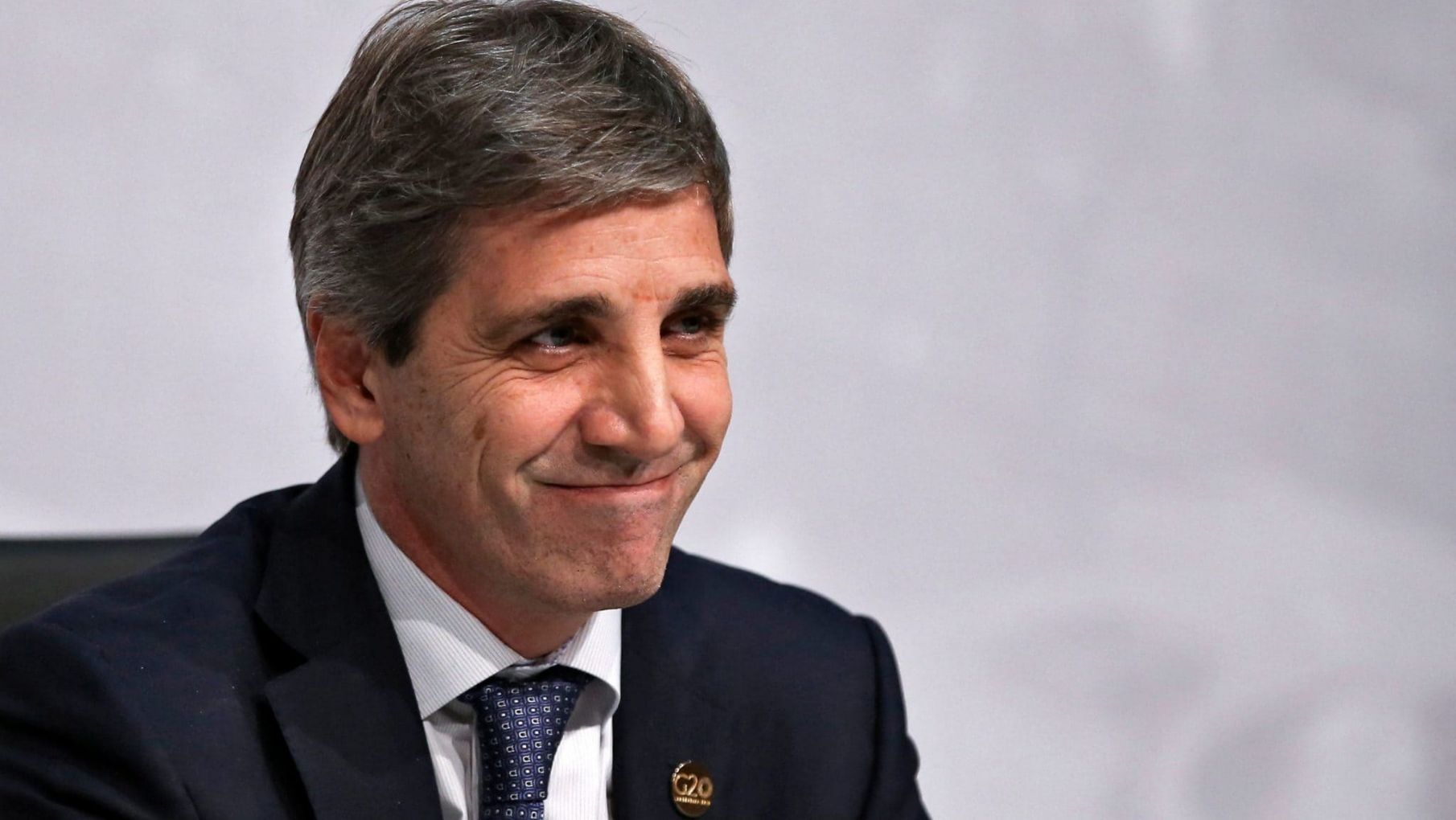 Caputo le pidió a la expresidenta "tener un poco de dignidad y permanecer callada".