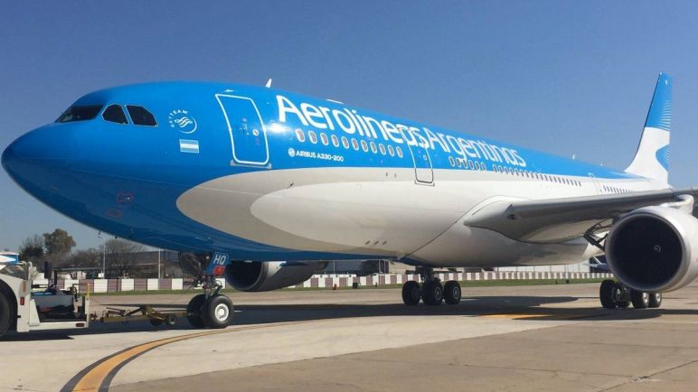 Aerolíneas Argentinas elimina la acumulación de millas para funcionarios públicos en viajes pagados por el Estado