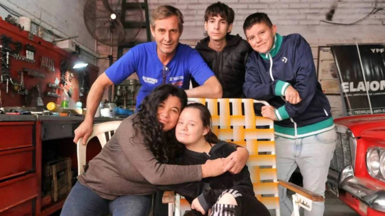 Daniela tiene 32 años, tiene Sindrome de Down, le quitaron la pensión nacional