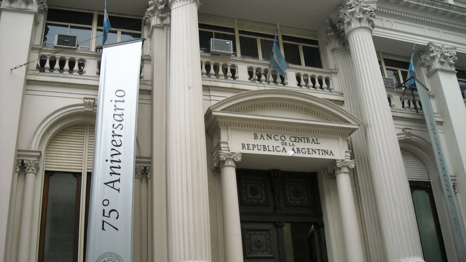 El BCRA define los detalles de la migración de deuda al Tesoro: de cuánto se desprendieron los bancos