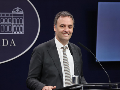 "Corre por cuenta de ella": Adorni se despegó de los dichos de Villarruel contra los legisladores libertarios