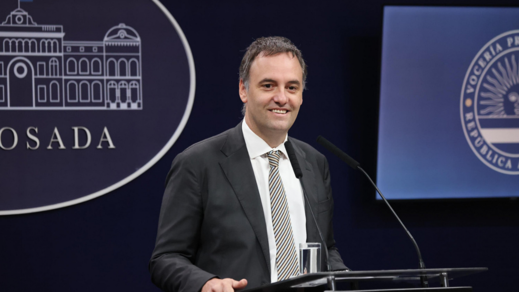 "Corre por cuenta de ella": Adorni se despegó de los dichos de Villarruel contra los legisladores libertarios