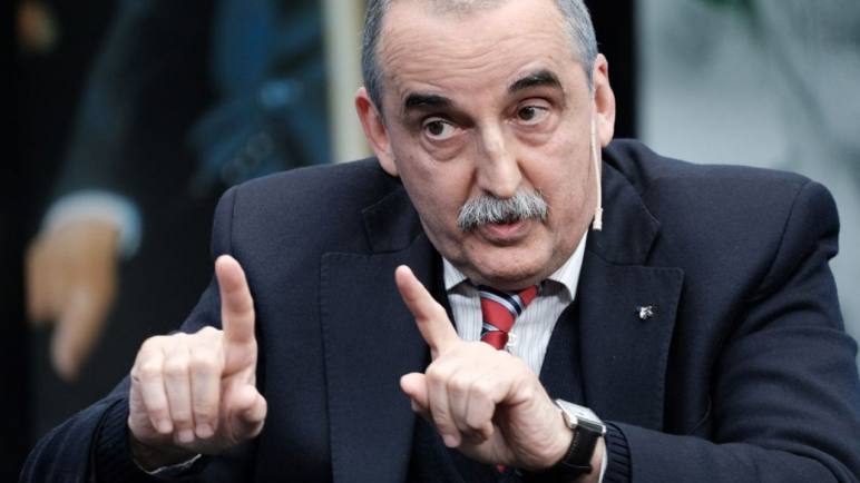 Según Moreno a este ritmo, Milei no termina el mandato