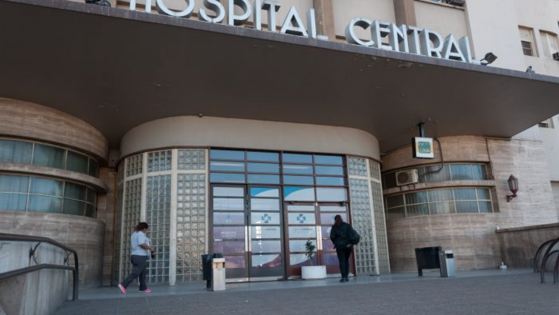 El Gobierno de Mendoza oficializó el cobro a extranjeros que se atiendan en hospitales públicos