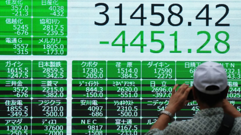 "Martes verde" en Japón y Europa, tras la debacle de la bolsa