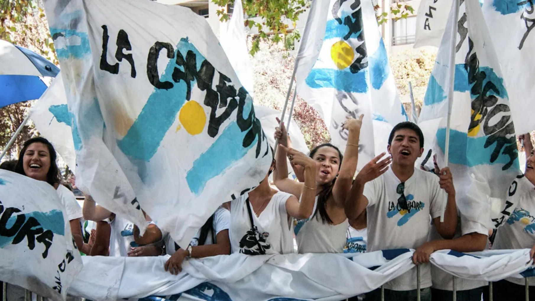 La Cámpora acusó a Fernández de haber ejercido violencia contra Cristina