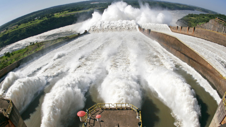 Comenzaron las privatizaciones con Centrales Hidroeléctricas del sur del país