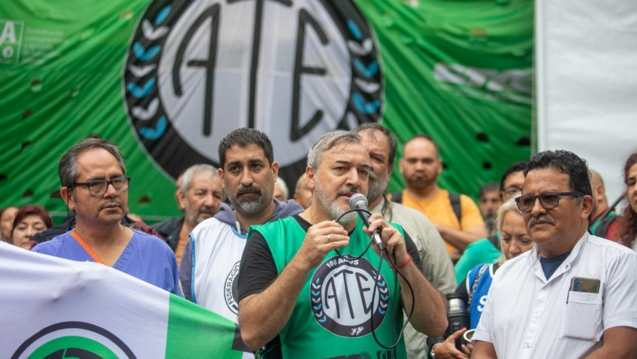ATE convoca jornada de lucha con protestas y recolección de firmas frente al Congreso