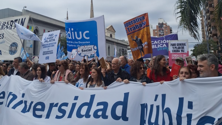 Sigue el paro de las Universidades por mejoras en los salarios