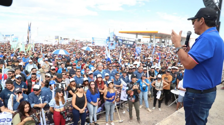 Advertencia del Sindicato de Petroleros al Gobierno por los bajos salarios