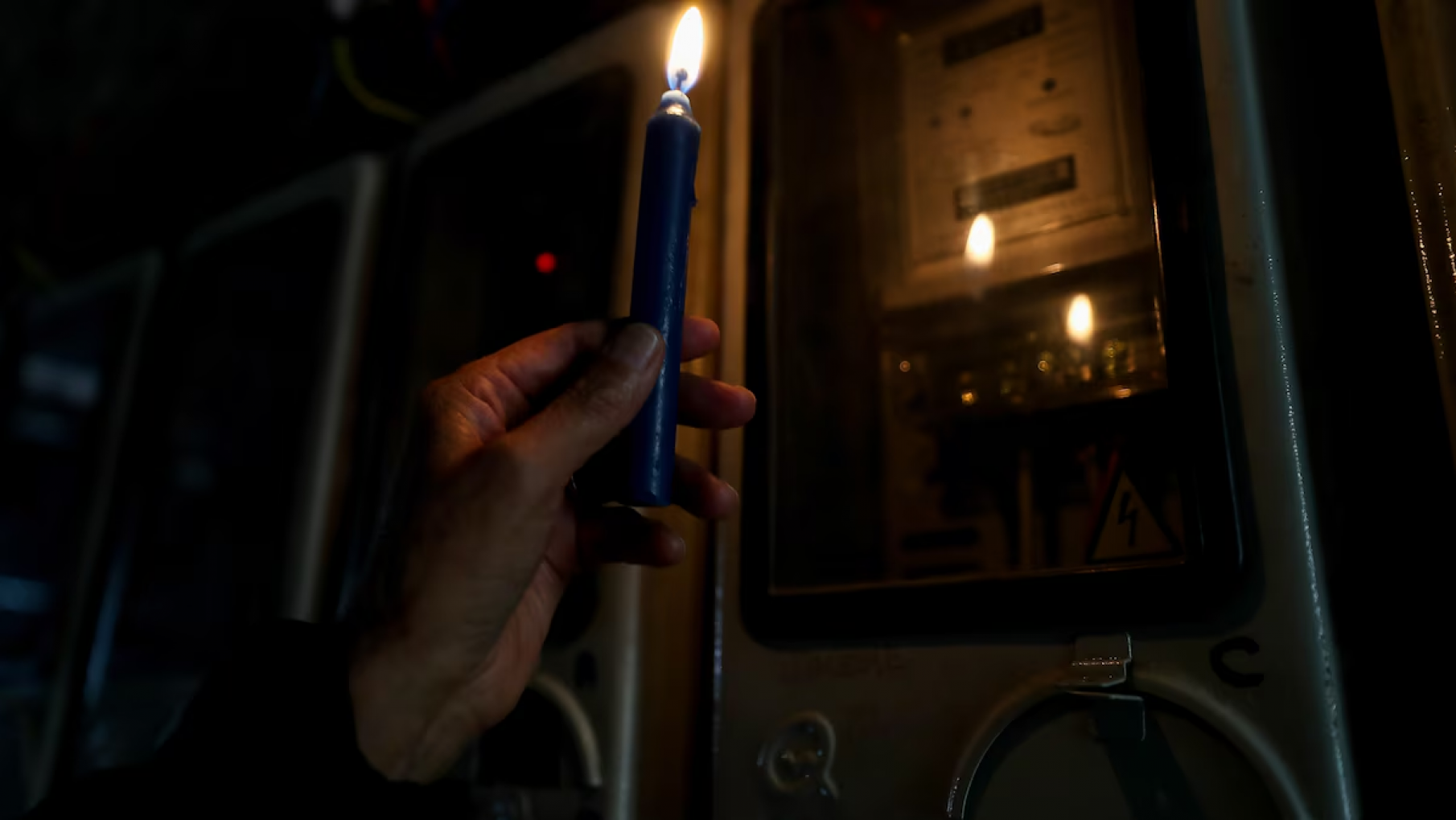 Por la crísis eléctrica Ecuador modificó los horarios de la jornada laboral