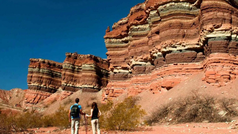 Para el 2025 el Gobierno fijó por decreto tres días no laborables