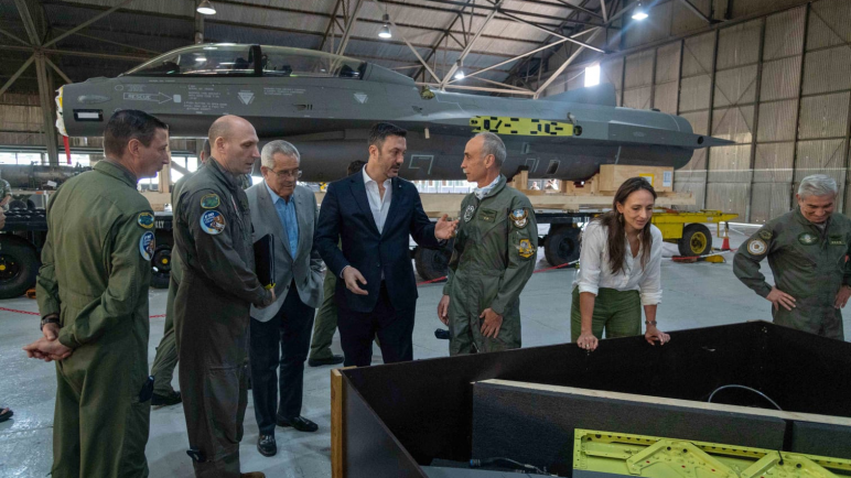 El ministro de Defensa visitó la Base Aérea de Tandil