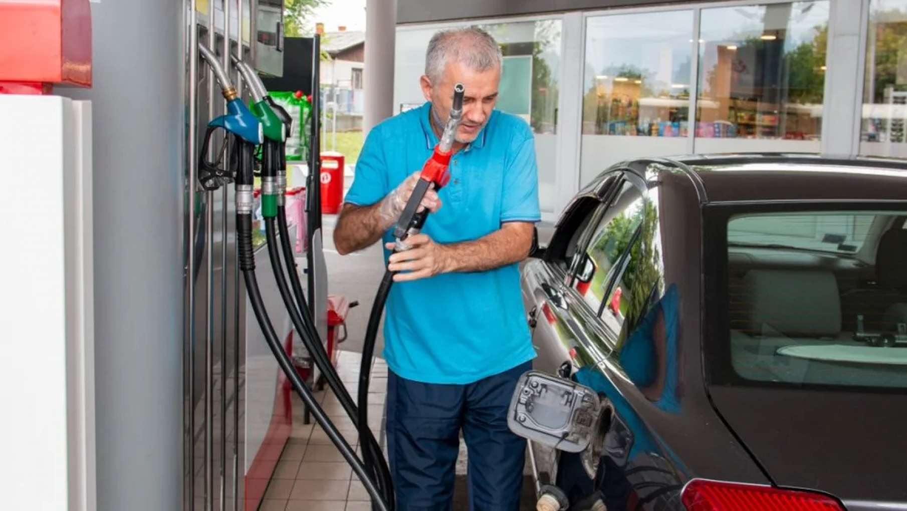 Dentro del plan de desregulación, se viene el autoservicio de combustibles