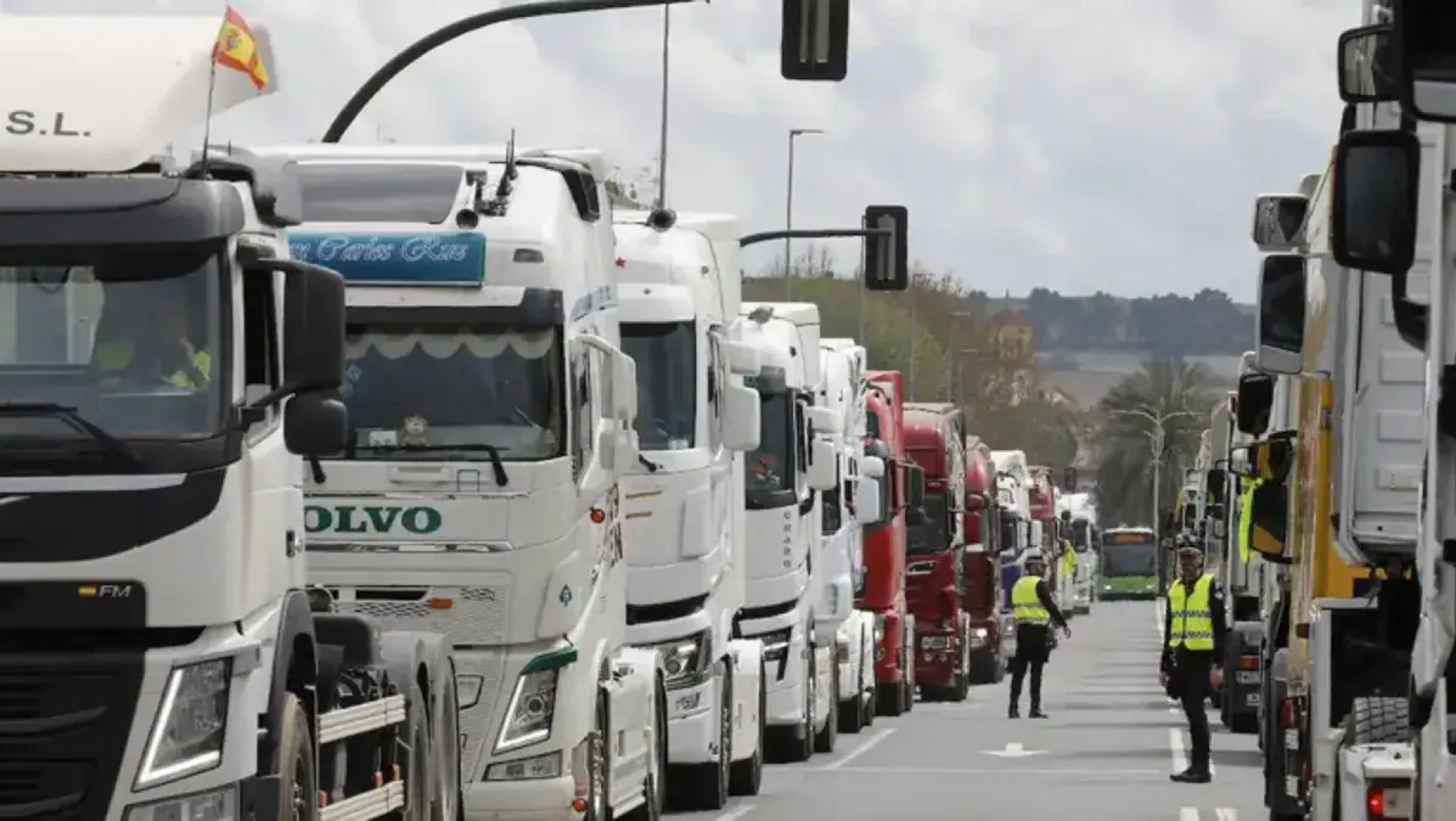 Camioneros cerró las paritarias con un incremento del 5,5% y un bono