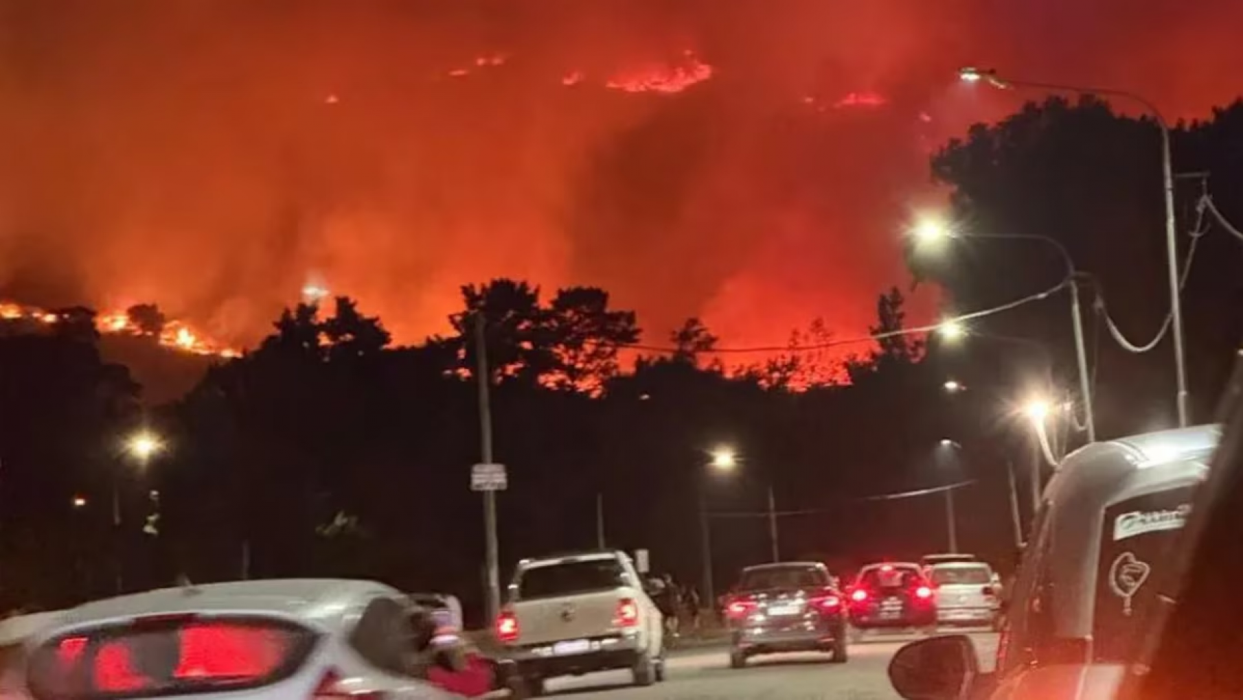 Después de una ardua tarea los Bomberos controlaron el incendio en Tandil
