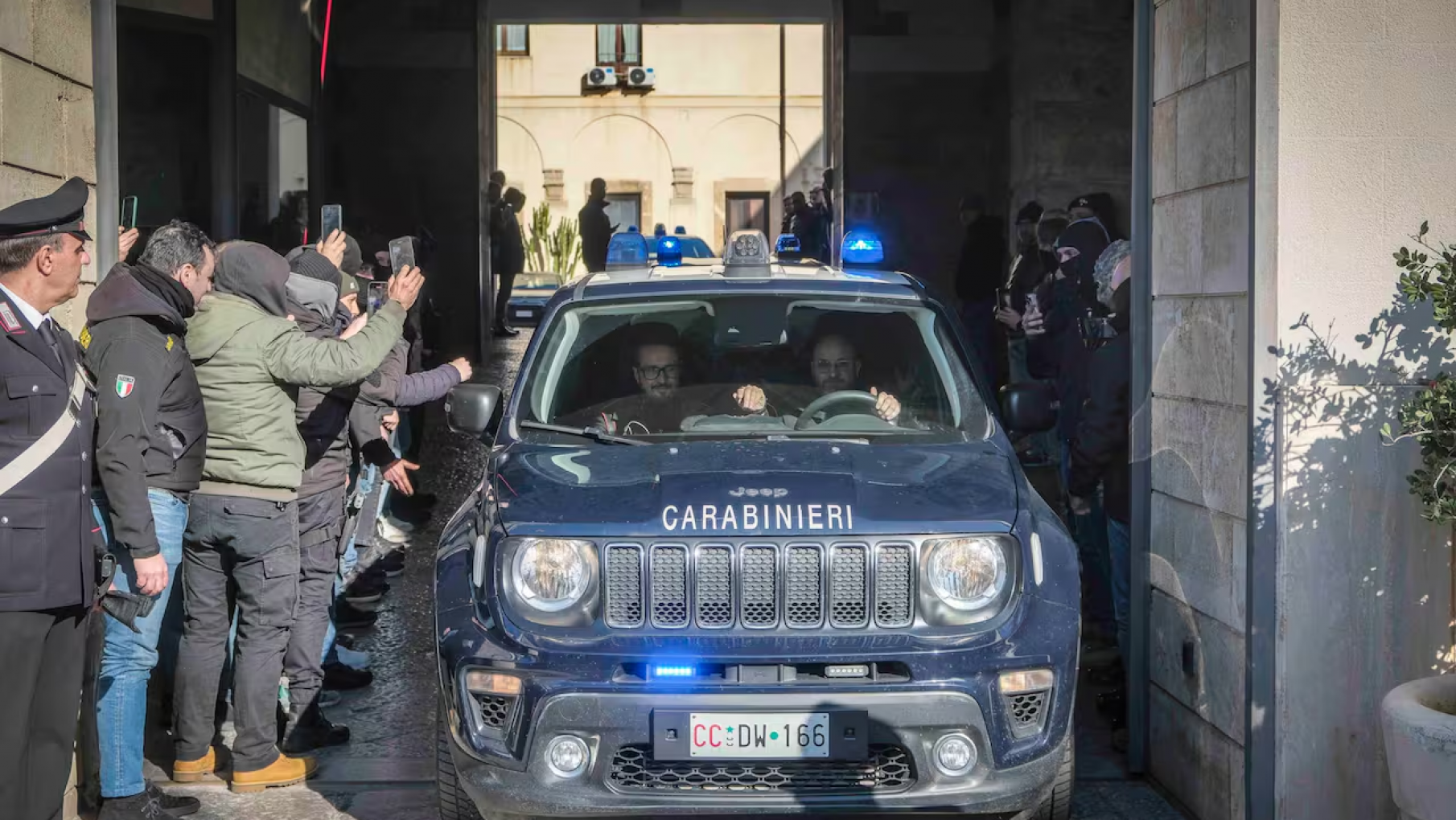 Histórico operativo contra la mafia en Italia, fueron detenidos 180 miembros