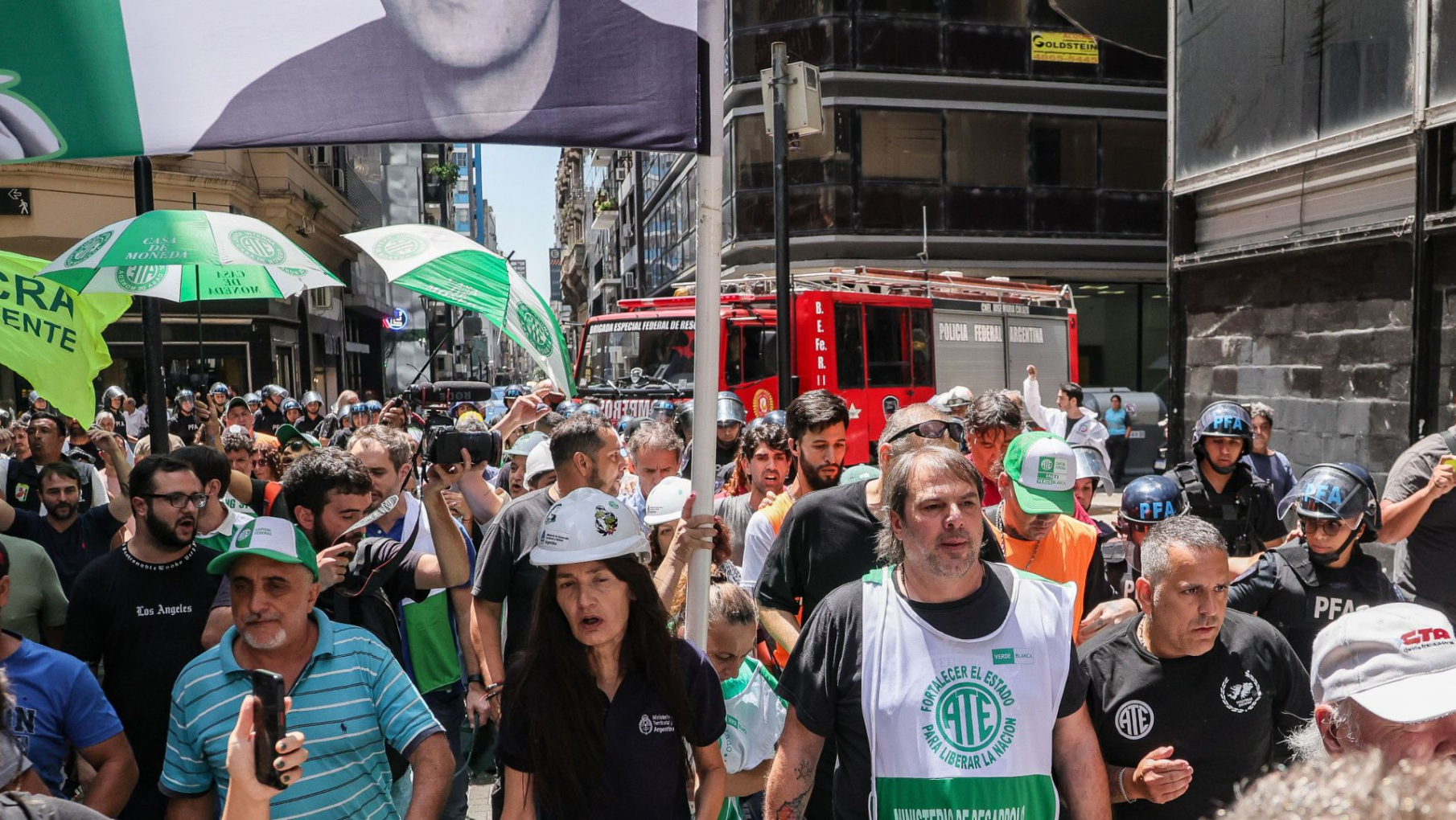 Frente a Capital Humano hubo incidentes entre Prefectura y manifestantes de ATE