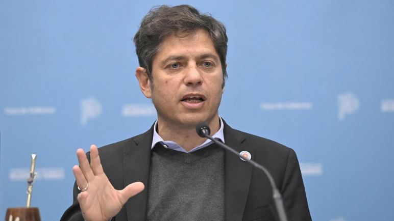 Diputados cercanos a Kicillof denunciaron a Milei penalmente por el DNU