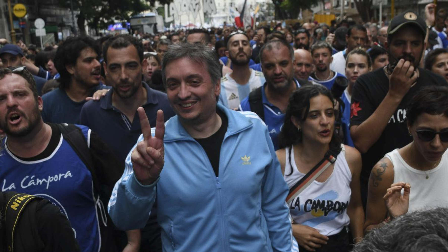Con Máximo Kirchner a la cabeza marcha La Cámpora hacia Plaza de Mayo
