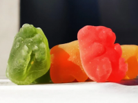 Anmat prohíbe la venta de gomitas con cannabidiol en todo el país