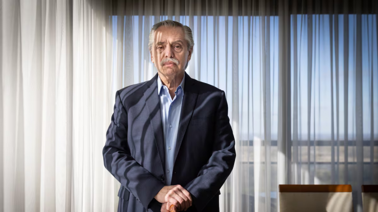 Ordenan seguir con la investigación por la negociación de vacunas durante el gobierno de Alberto Fernández