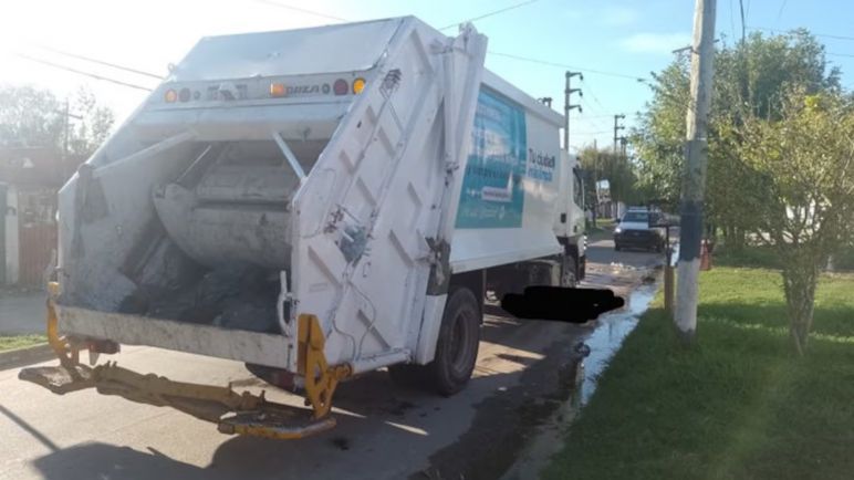 Tragedia en la plata un camionero dio marcha atras y atropelló a una barrendera y la mató
