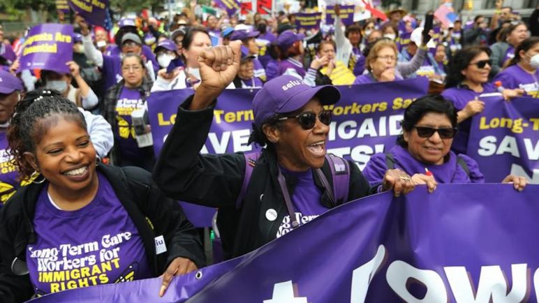 Miles de personas protestaron contra la administración Trump en Nueva York