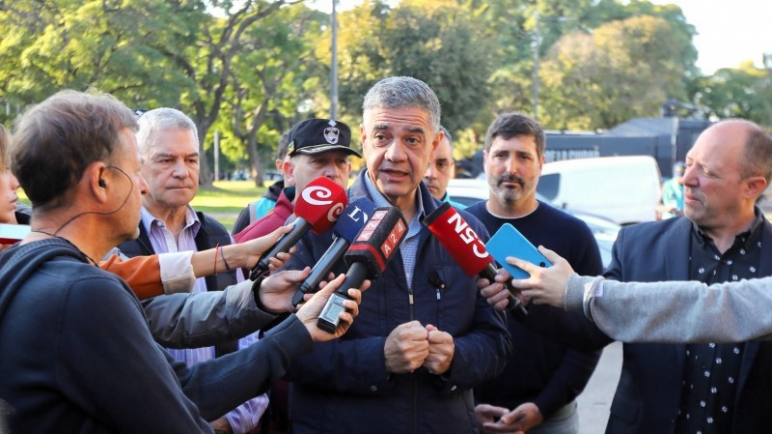 En un Megaoperativo entre Policía y Espacio Público, la Ciudad desalojo 5000 manteros