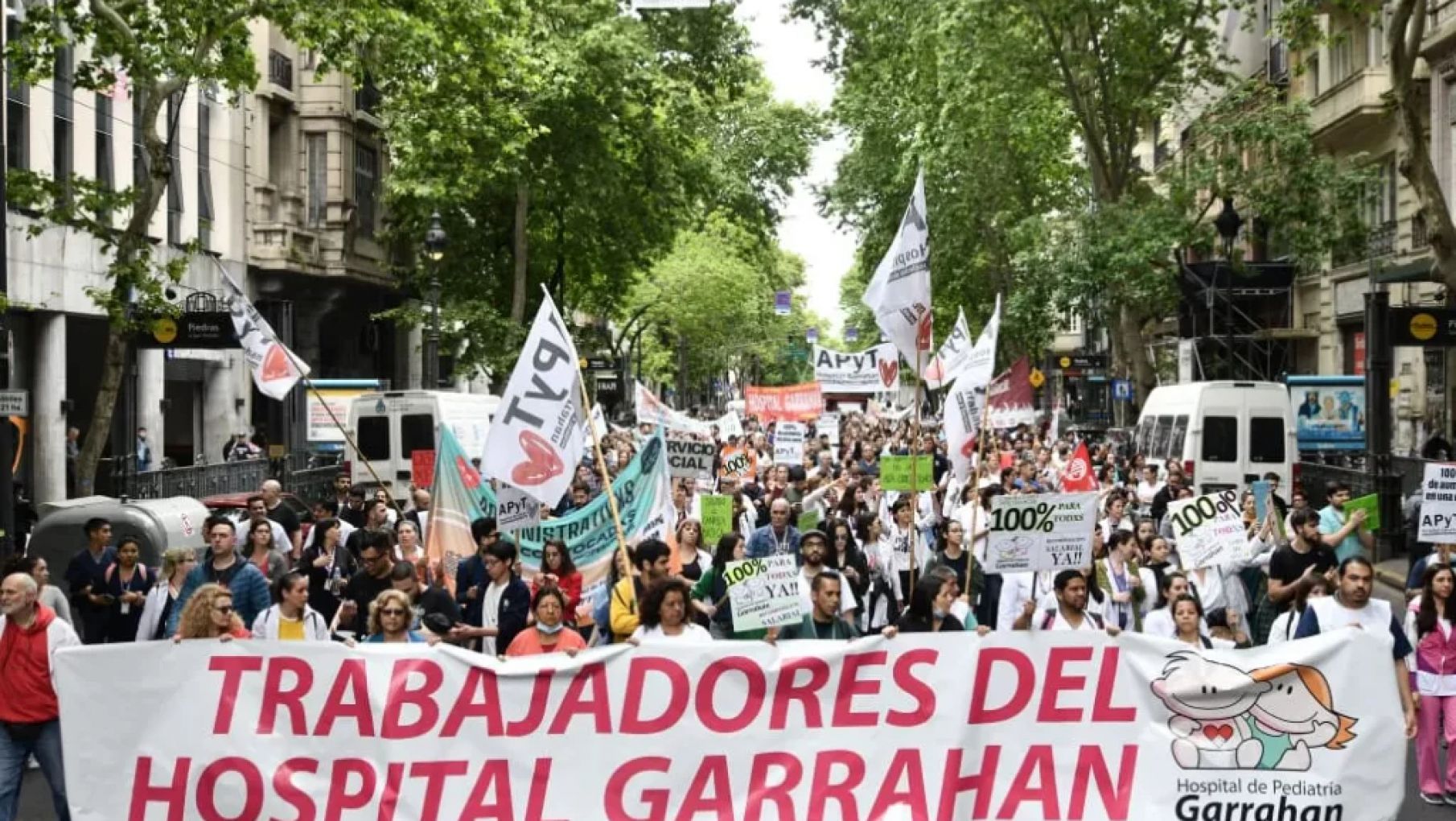 Nueva protesta en el Garrahan, luego de que Milei "admitiera" que necesita más fondos