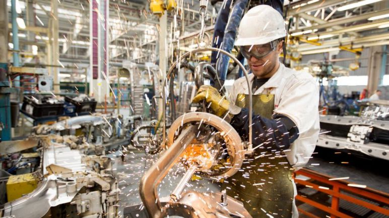 La industria argentina, en crisis: cae el uso de la capacidad instalada a niveles inéditos