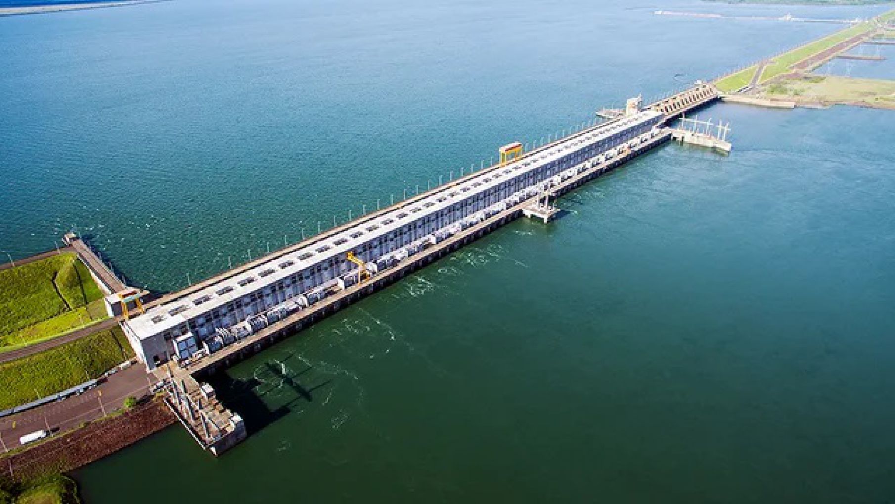 Histórico acuerdo por Yacyretá: Argentina pagará menos por la energía y el Tesoro respira