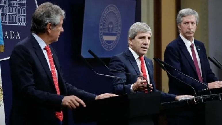 Adiós a los controles: El Gobierno lanza un "Plan de Reparación Histórica" para inyectar dólares no declarados a la economía