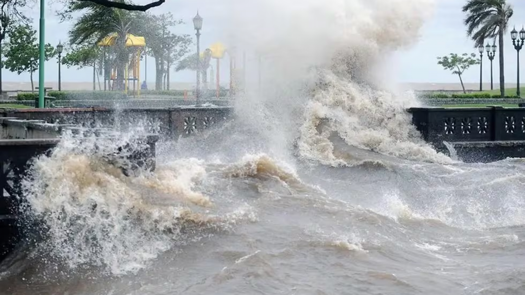 Hay alerta en varias zonas del conurbano por la crecida del Río de la Plata