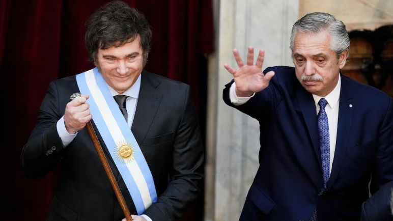 Explosivos chats de Alberto Fernández revelan su temor a una "guerra civil" por Milei y tensos cruces con Fabiola Yañez