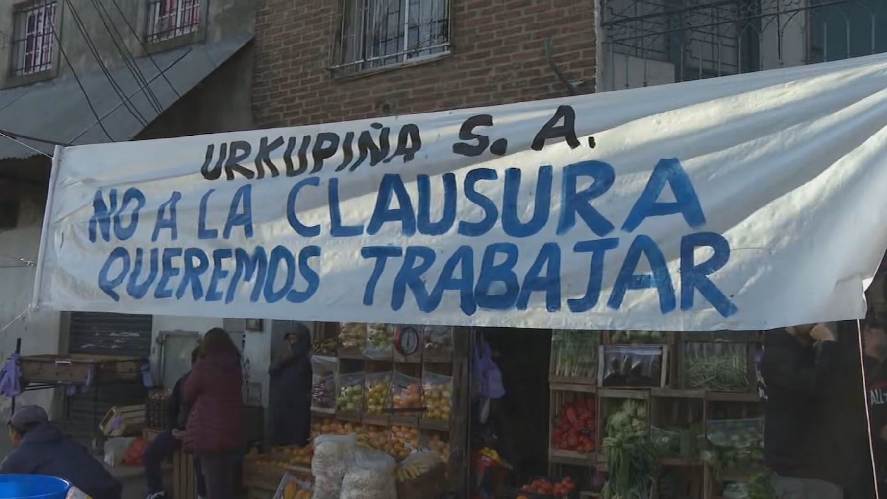 Después de llegar a un acuerdo entre puesteros y gobierno, reabre la feria de la salada