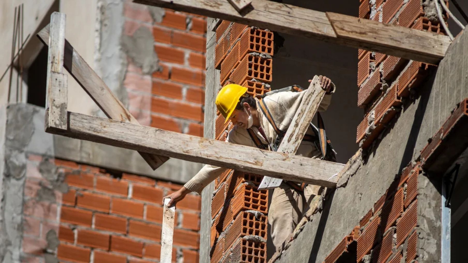 Freno en la construcción: las ventas de insumos cayeron 12,1% en mayo tras tres meses de suba