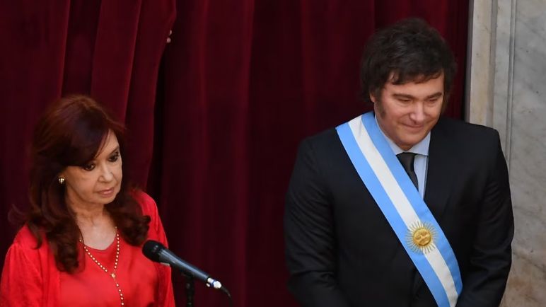 Entre la "justicia" y la estrategia electoral: La postura del Gobierno ante la condena a Cristina Kirchner