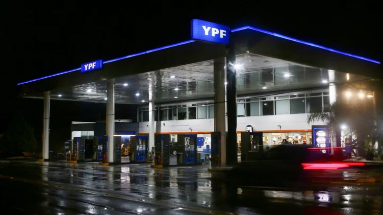 El petróleo Brent supera los US$76 por la tensión en Medio Oriente: Se esperan ajustes en los combustibles argentinos a fin de mes