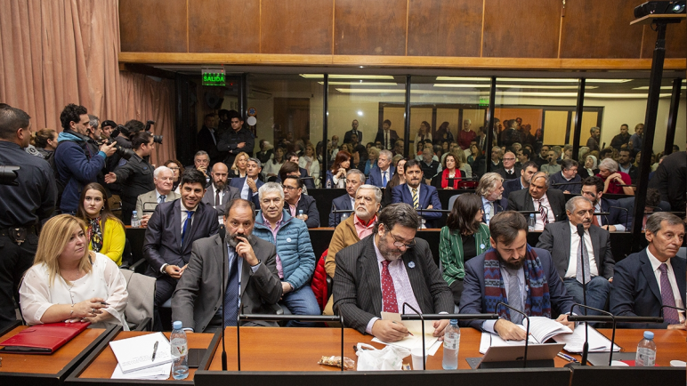 Otros tres de los condenados por la causa vialidad se presentaron en Comodoro Py