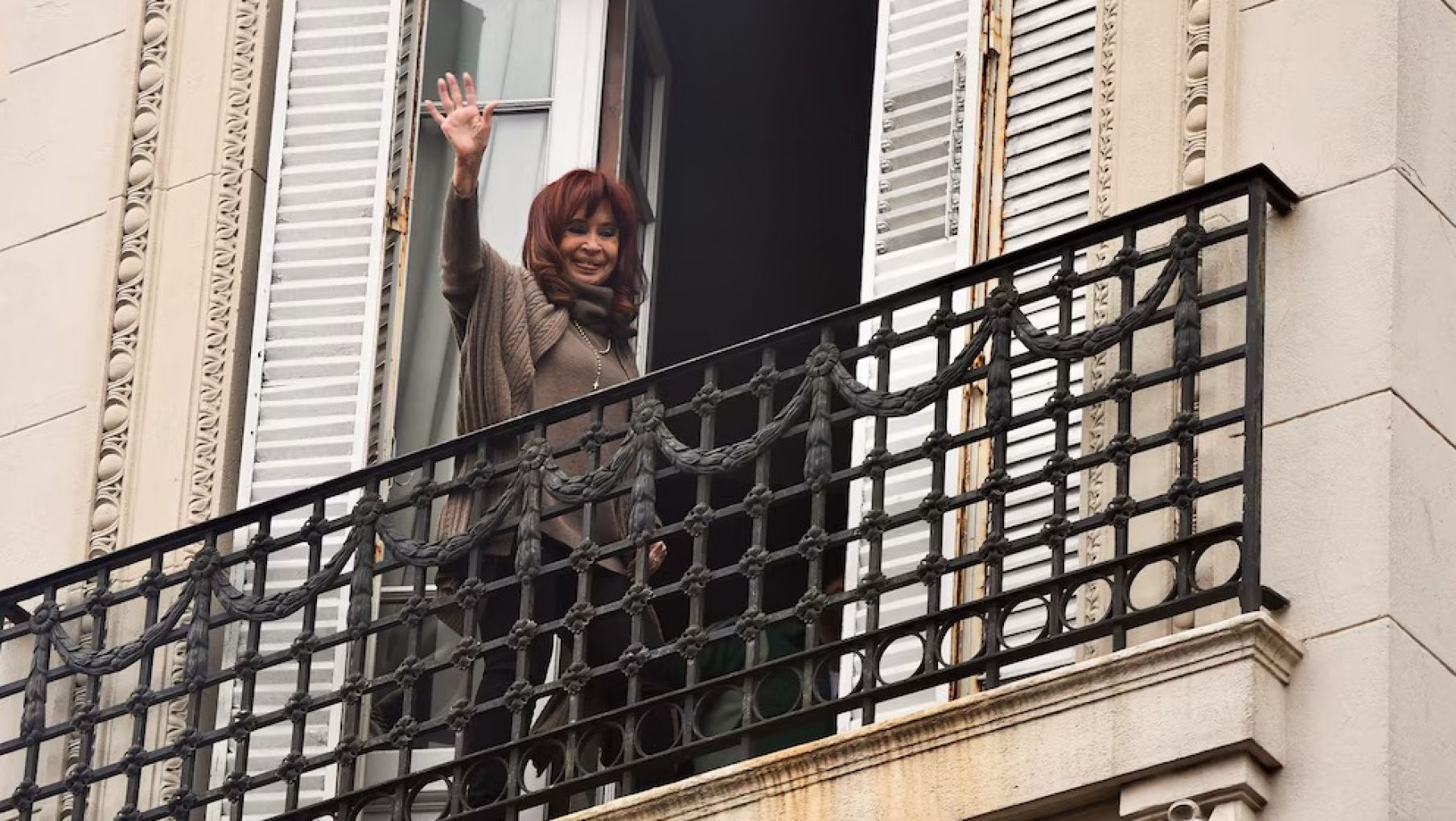 Venden el depatarmento "de arriba" de dónde Cristina Kirchner cumplirá su condena