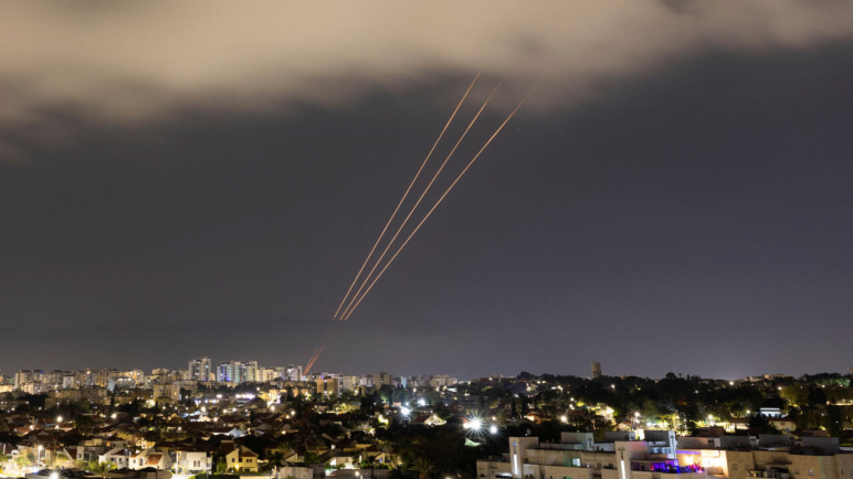 Apesar de haber caido misiles en Israel , Iran niega haber violado el alto el fuego