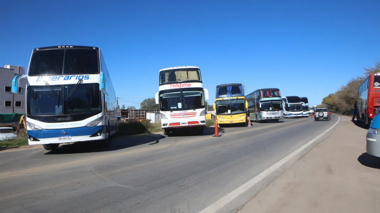 Los gremios de transporte y estatales arman un frente contra Sturzenegger