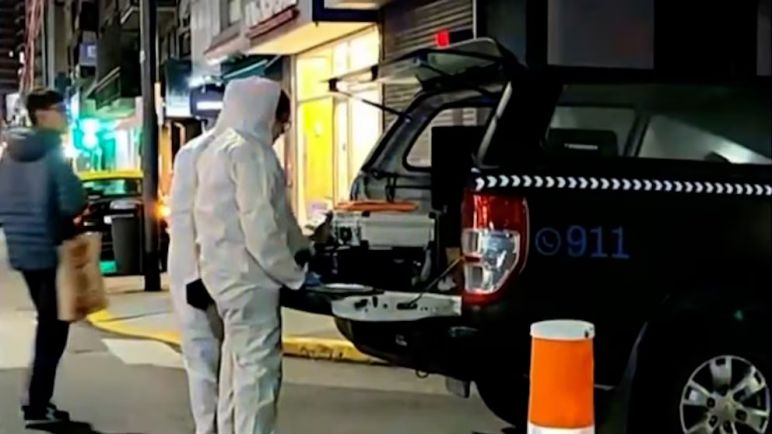 Misteriosa muerte en Belgrano: encuentran un hombre apuñalado en Cabildo y detienen a su pareja
