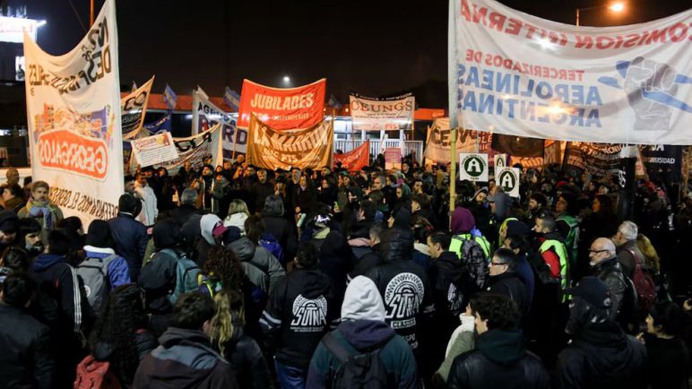 Tensión en la Panamericana: Gendarmería desalojó un corte de despedidos de Georgalos