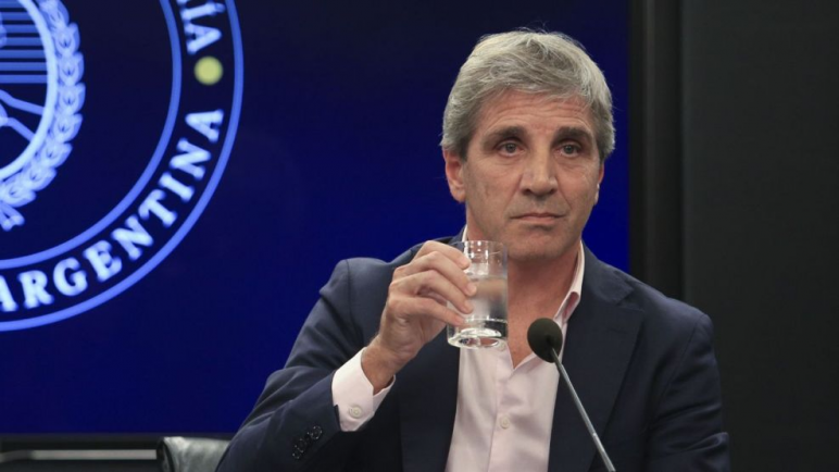 Atribuyen la suba del dólar a la picante frase del ministro de Economía