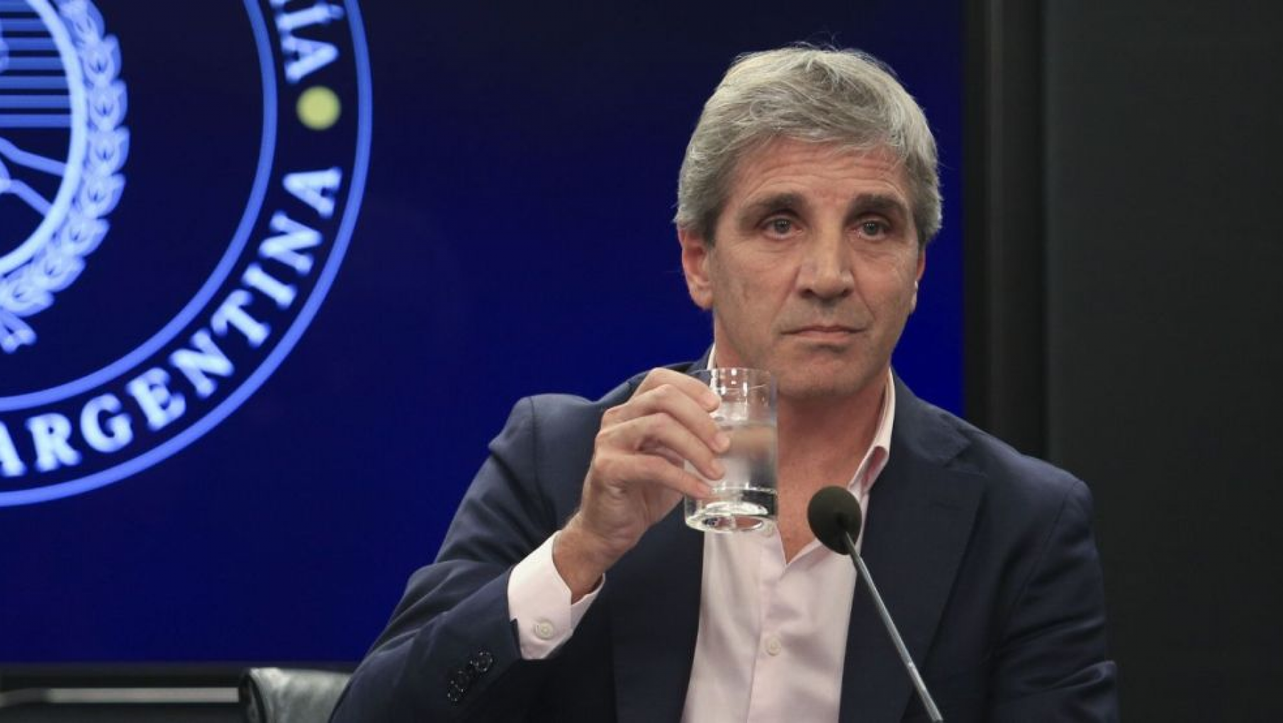 Atribuyen la suba del dólar a la picante frase del ministro de Economía