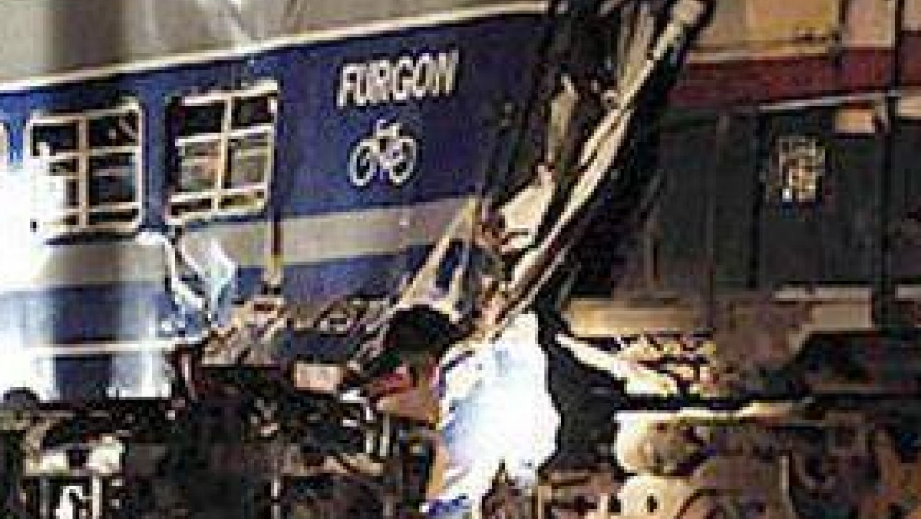 Una formación del tren San Martin arrastró una camioneta en San Miguel